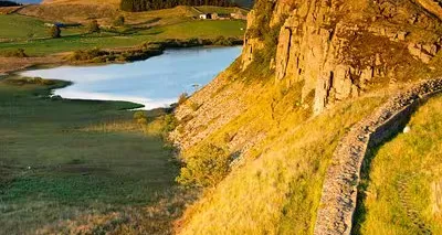 Hadrian's Wall & The Borders Tour from Edinburgh Incl. Admission