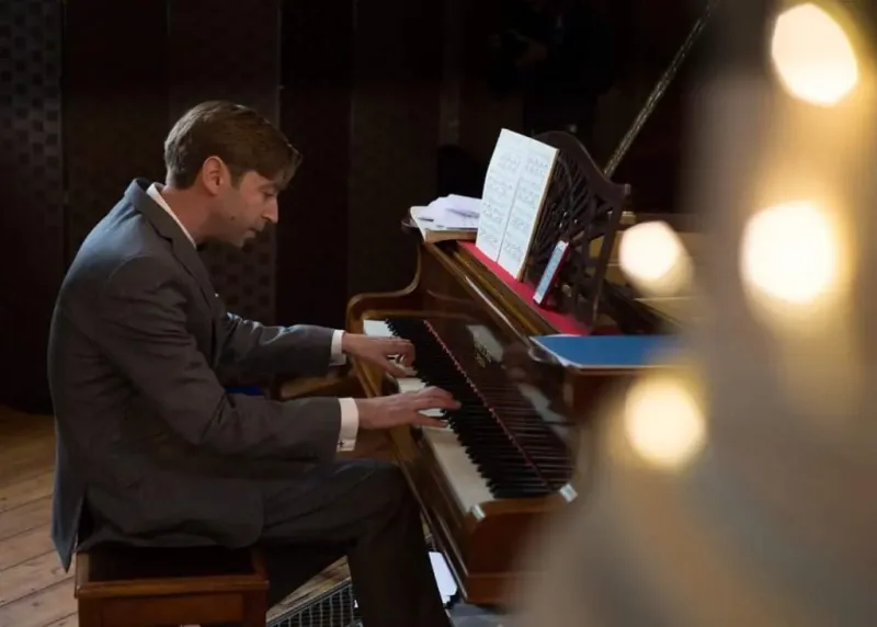 Tom Jurkiewicz Trio