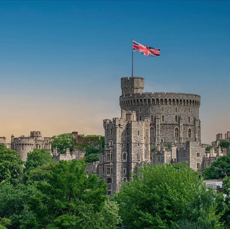 Stonehenge & Windsor tour from London