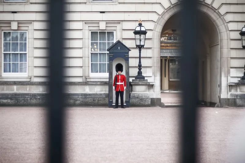 Changing of the Guard Walking Tour