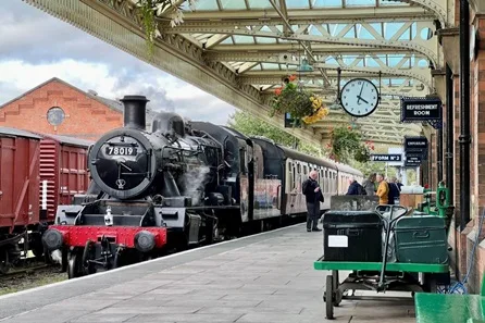 Midlands Steam Train Trip with Cream Tea for Three — Nottingham