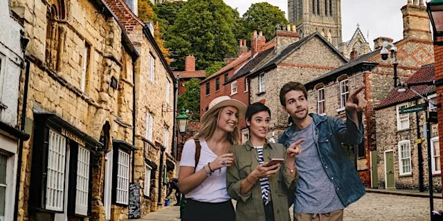 Discover Lincoln! Interactive Treasure Hunt & City Walk
