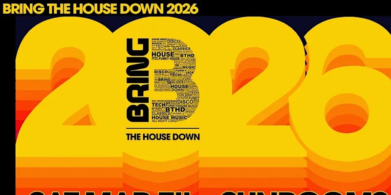 Bring the House Down does 'Santa'@Sunrooms2