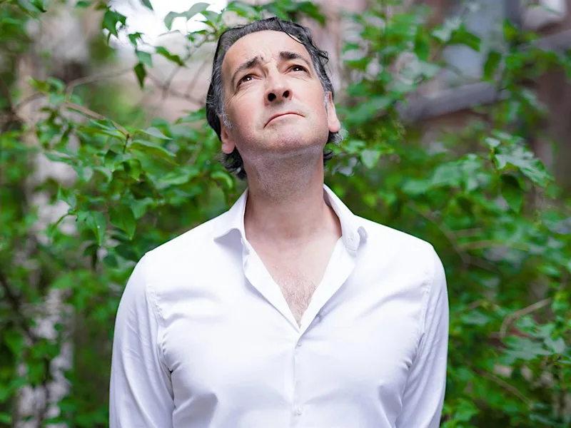 3-in-1 with Alistair McGowan