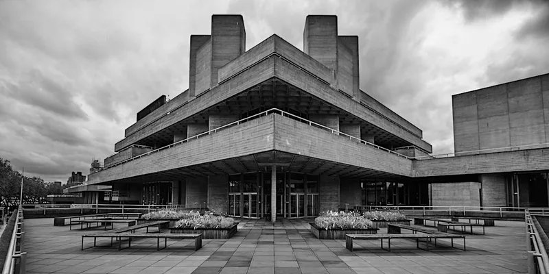 Architectural Photography Walk and Workshop on the River Thames in London