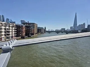 London Riverside walk - Guided Tour