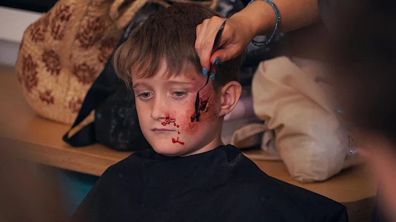 AN INTRO TO SFX MAKE-UP WITH DAWN BUTLER (FOR AGES: 8-14) / 1.30PM-3.30PM