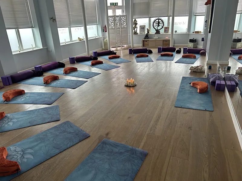 Candlelit Yin & Reiki