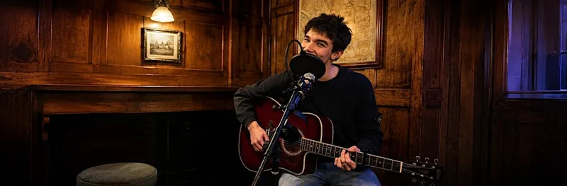 Sunday's Acoustic Guitar live set by the river Thames