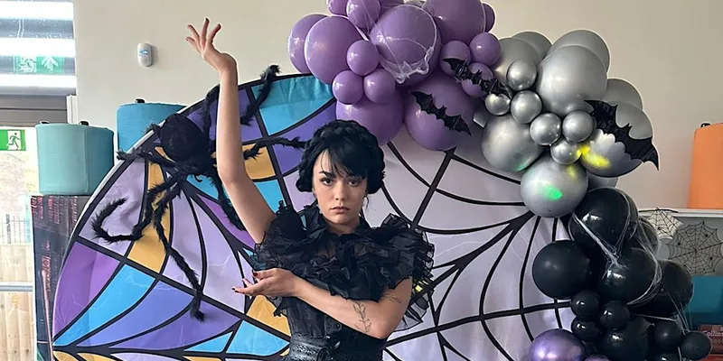 Spooky Shuffle: FREE Mini Disco with Wicked Weds!