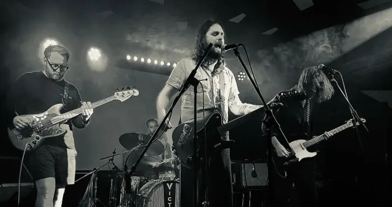 FUZZY HEART / CLAW THE THIN ICE